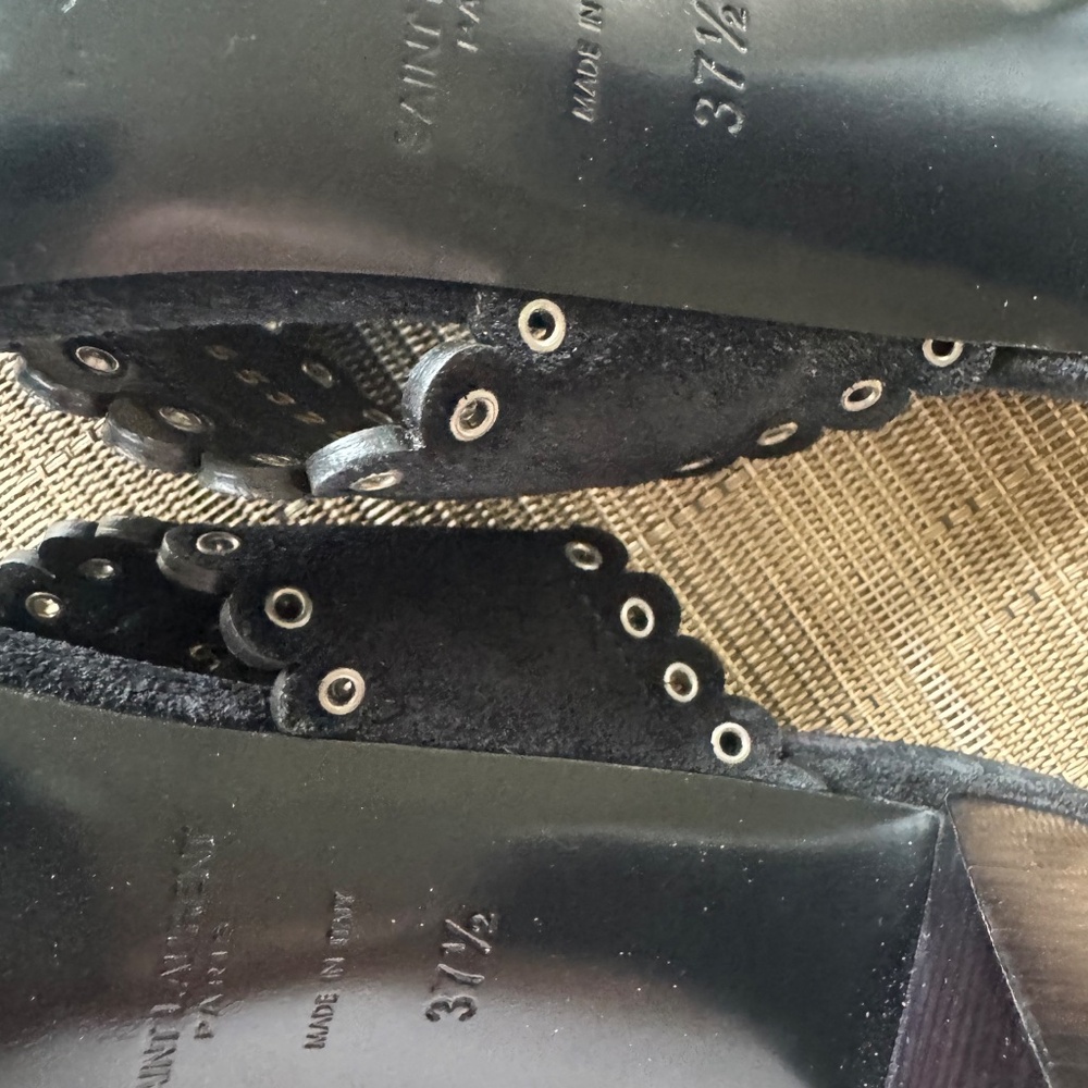 Saint Laurent Loulou suede grommet heel - Picture 7 of 7